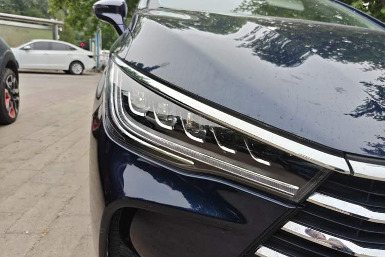 Used BYD Song MAX 2019 1.5T Automatic Smart Connect Ruiyi Sunroof Model 7 Seats China V Emission Standard Right Front Headlight