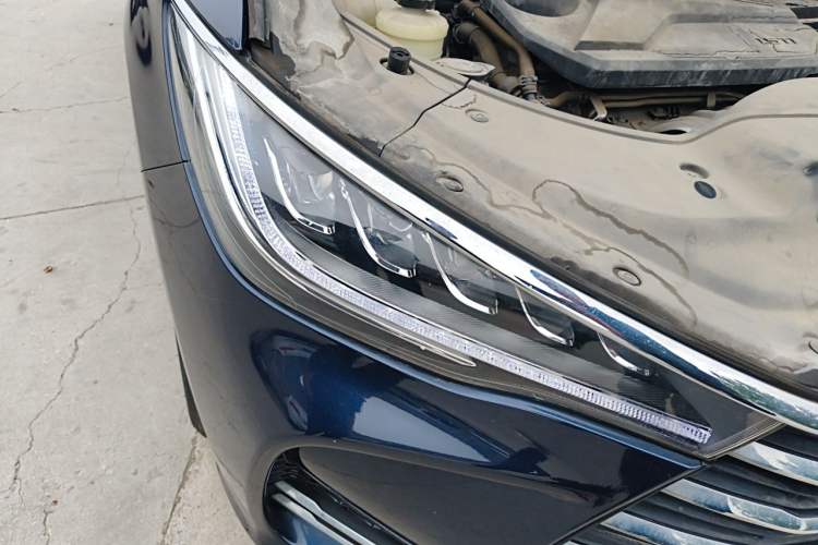 Used BYD Song MAX 2019 1.5T Manual Smart Connect Ruiyi Sunroof Model 7 Seats China VI Standard Right Front Headlight