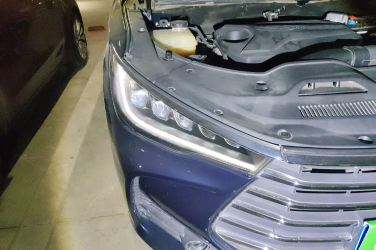 Used BYD Song MAX 2019 1.5T Automatic Smart Connect ZhiLian RuiDong Model 7 Seats China V Emission Standard Right Front Headlight