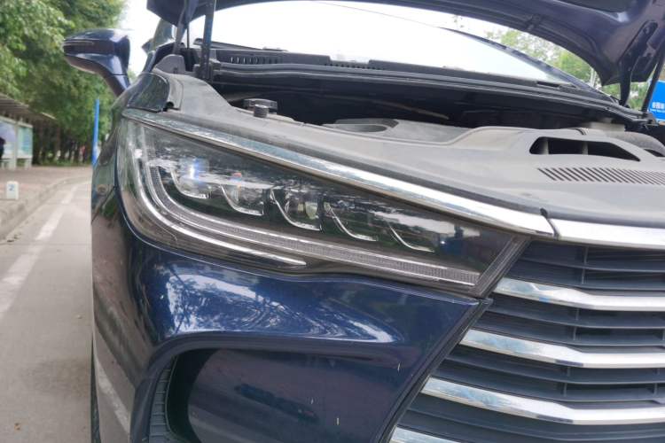 Used BYD Song MAX 2019 1.5T Automatic Smart Connect Prestige 7-Seater China VI Standard Right Front Headlight