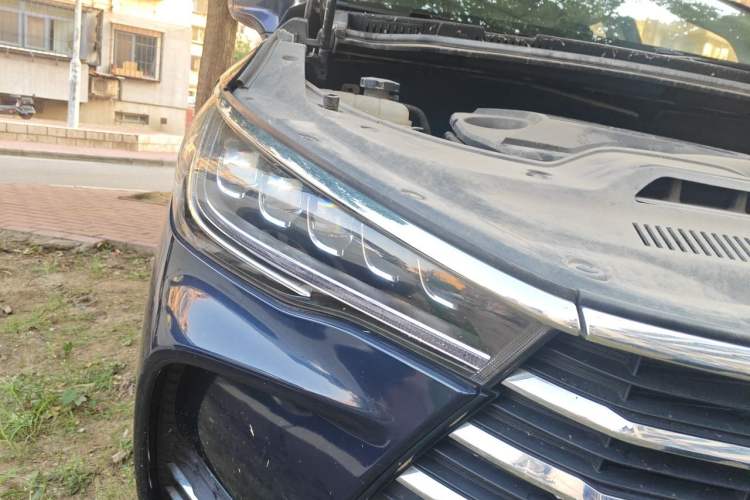 Used BYD Song MAX 2019 1.5T Automatic Smart Connect Prestige Model 6 Seats China VI Standard Right Front Headlight