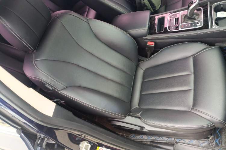 Used BYD Song MAX 2019 1.5T Automatic SmartConnect ZhiLian RuiDong Edition with 6 Seats China VI Standard Right Front Seat