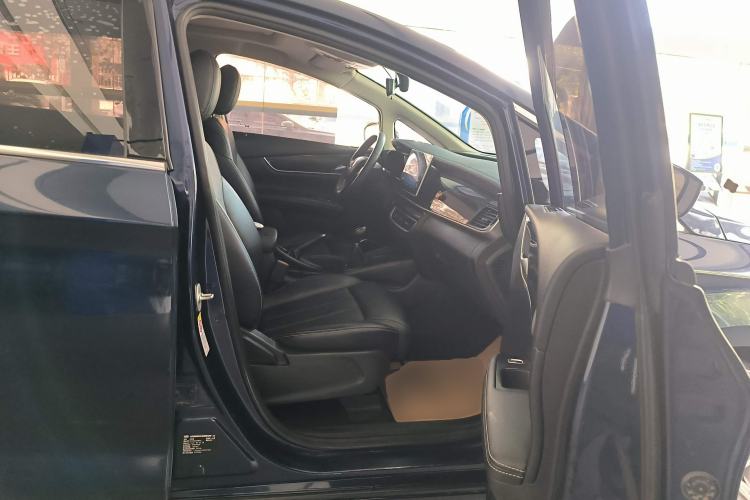 Used BYD Song MAX 2019 1.5T Manual Smart Connect Ruiyi Sunroof Model 7 Seats China V Emission Standard Right Front Seat