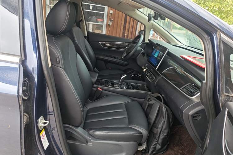 Used BYD Song MAX 2019 1.5T Automatic Smart Connect Prestige Model 6 Seats China V Standard Right Front Seat