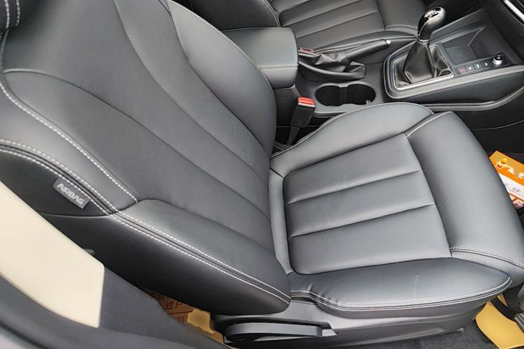 Used BYD Song MAX 2019 1.5T Manual Smart Connect Ruiyi Sunroof Model 7 Seats China VI Standard Right Front Seat