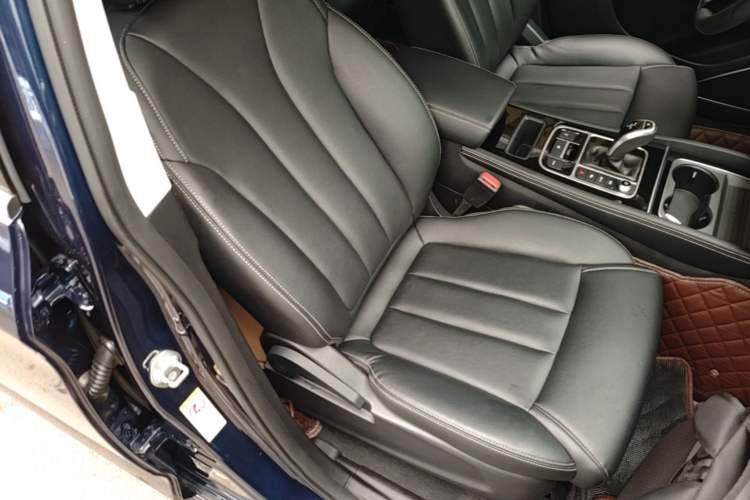 Used BYD Song MAX 2019 1.5T Automatic Smart Connect Ruiyi Sunroof Model 7 Seats China VI Standard Right Front Seat