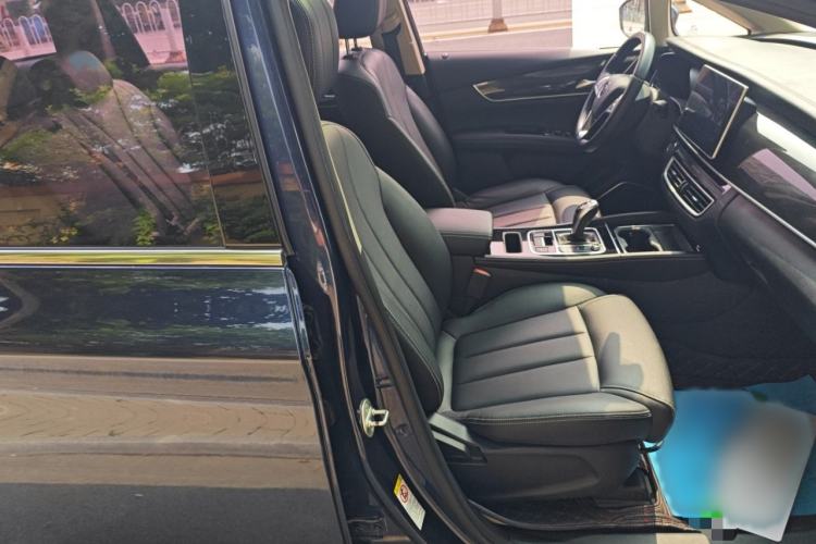 Used BYD Song MAX 2019 1.5T Automatic Smart Connect Ruiyi Sunroof Model 7 Seats China VI Standard Right Front Seat