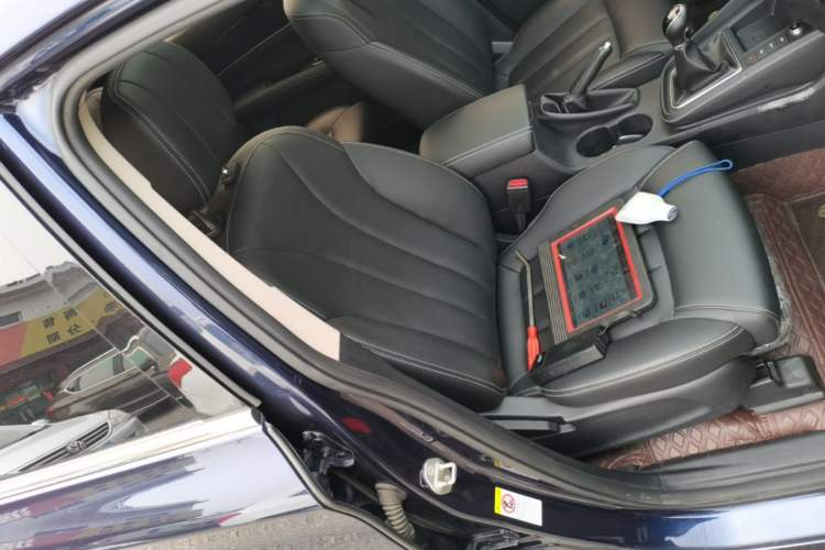 Used BYD Song MAX 2019 1.5T Manual Smart Connect Ruiyi Sunroof Model 6 Seats China VI Standard Right Front Seat