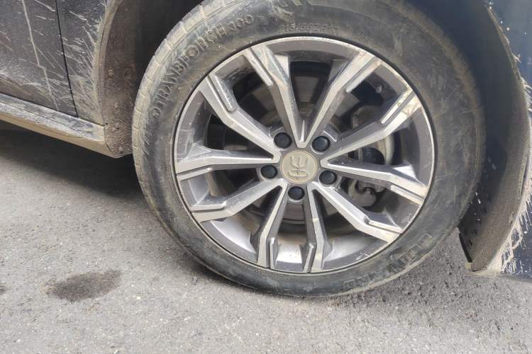Used BYD Song MAX 2019 1.5T Automatic Smart Connect Ruiyi Sunroof Model 7 Seats China VI Standard Right Front Wheel Hub