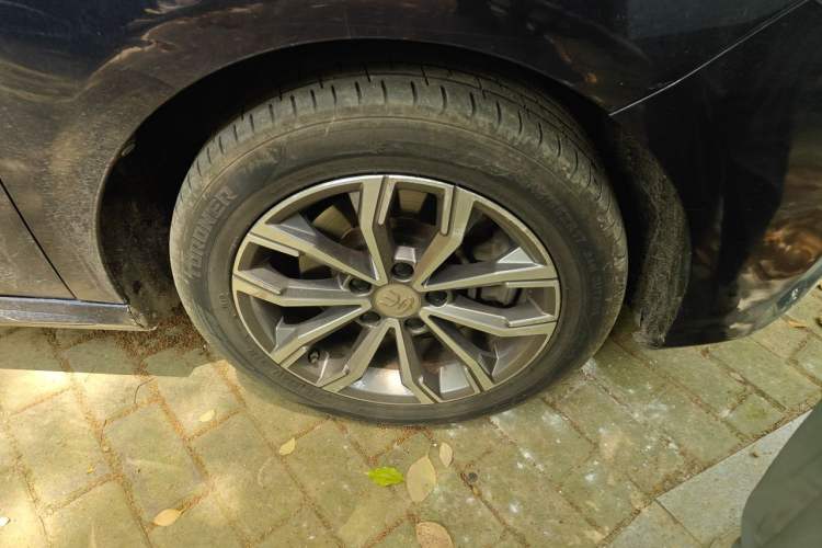 Used BYD Song MAX 2019 1.5T Automatic Smart Connect Ruiyi Model 6-Seater China V Standard Right Front Wheel Hub