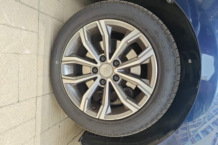 Used BYD Song MAX 2019 1.5T Automatic SmartConnect ZhiLian RuiDong Edition with 6 Seats China VI Standard Right Front Wheel Hub
