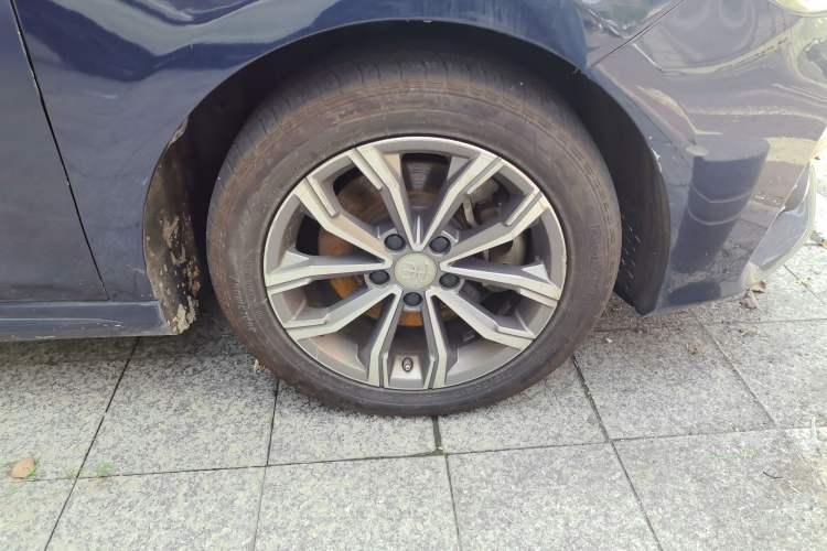 Used BYD Song MAX 2019 1.5T Automatic Smart Connect Ruiyi Sunroof Model 7 Seats China VI Standard Right Front Wheel Hub