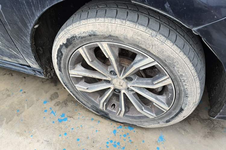 Used BYD Song MAX 2019 1.5T Automatic Smart Connect Ruiyi Sunroof Model 7 Seats China VI Standard Right Front Wheel Hub