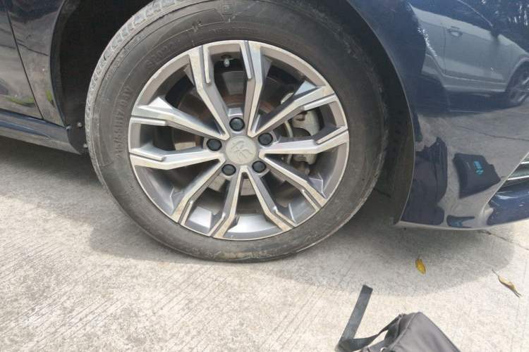 Used BYD Song MAX 2019 1.5T Automatic Smart Connect Prestige Model 6 Seats China VI Standard Right Front Wheel Hub