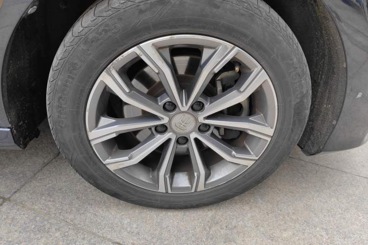 Used BYD Song MAX 2019 1.5T Automatic Smart Connect ZhiLian RuiDong Model 7 Seats China V Emission Standard Right Front Wheel Hub