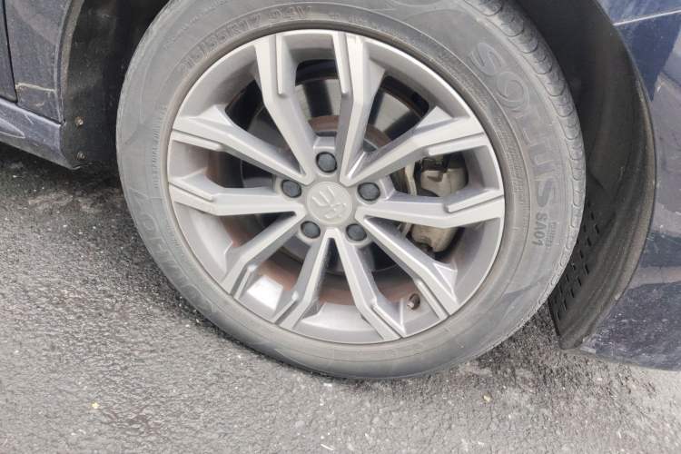 Used BYD Song MAX 2019 1.5T Automatic Smart Connect Prestige Model 6 Seats China VI Standard Right Front Wheel Hub