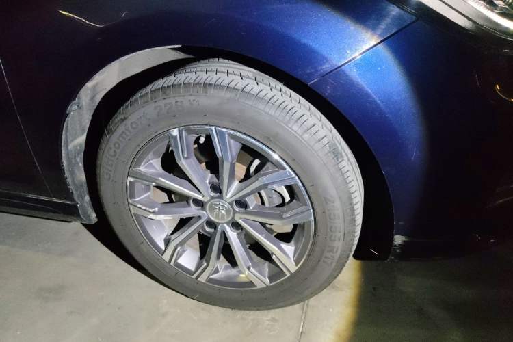 Used BYD Song MAX 2019 1.5T Automatic Smart Connect ZhiLian RuiDong Model 7 Seats China V Emission Standard Right Front Wheel Hub