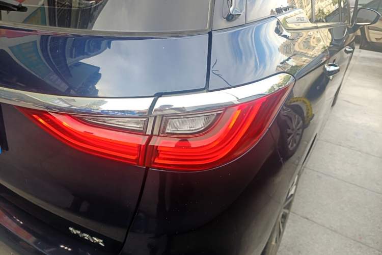 Used BYD Song MAX 2019 1.5T Automatic Smart Connect Ruiyi Sunroof Model 7 Seats China VI Standard Right Rear Taillight