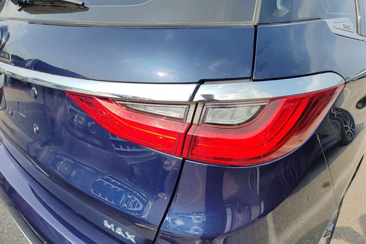 Used BYD Song MAX 2019 1.5T Automatic Smart Connect Ruiyi Model 6-Seater China V Standard Right Rear Taillight