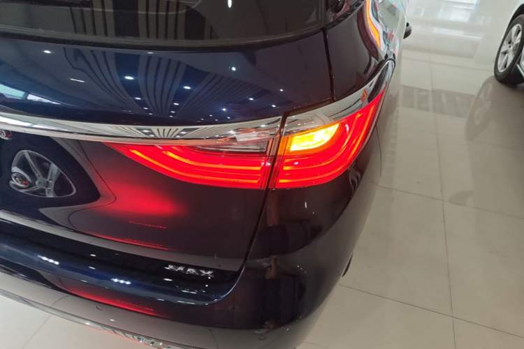 Used BYD Song MAX 2019 1.5T Manual Smart Connect Ruiyi Sunroof Model 7 Seats China VI Standard Right Rear Taillight
