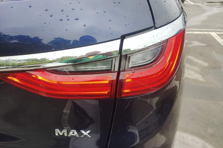 Used BYD Song MAX 2019 1.5T Automatic Smart Connect Ruiyi Sunroof Model 7 Seats China VI Standard Right Rear Taillight