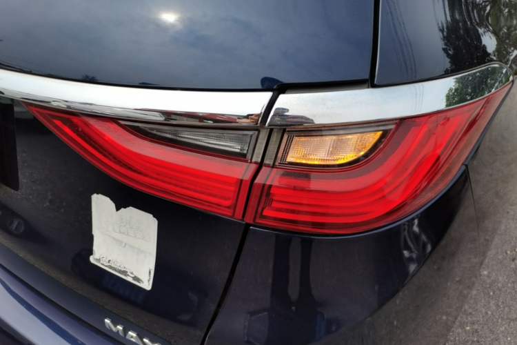 Used BYD Song MAX 2019 1.5T Manual Smart Connect Ruiyi Sunroof Model 6 Seats China VI Standard Right Rear Taillight