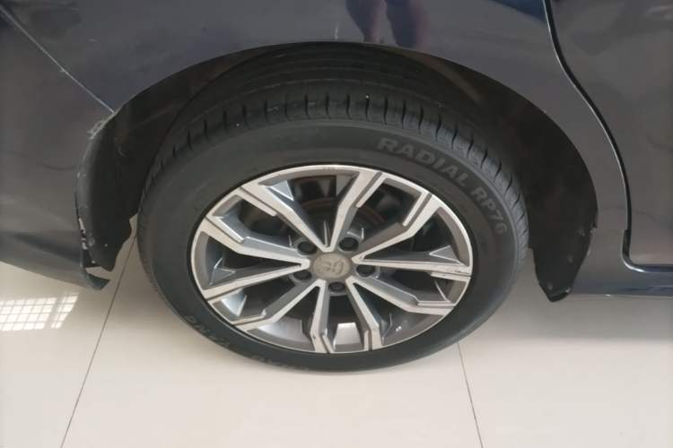 Used BYD Song MAX 2019 1.5T Automatic Smart Connect Ruiyi Sunroof Model 7 Seats China VI Standard Right Rear Wheel Hub