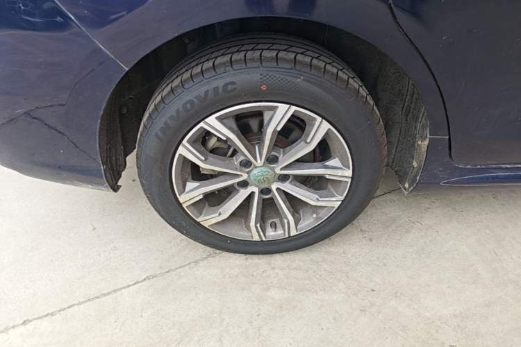 Used BYD Song MAX 2019 1.5T Automatic Smart Connect Prestige Model 6 Seats China V Standard Right Rear Wheel Hub