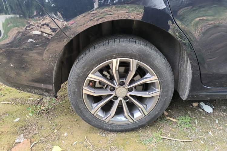 Used BYD Song MAX 2019 1.5T Automatic Smart Connect Ruiyi Sunroof Version 6 Seats China VI Standard Right Rear Wheel Hub