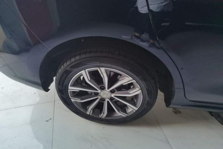 Used BYD Song MAX 2019 1.5T Automatic Smart Connect Ruiyi Sunroof Version 6 Seats China VI Standard Right Rear Wheel Hub