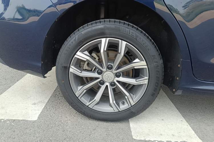 Used BYD Song MAX 2019 1.5T Automatic Smart Connect Ruiyi Sunroof Version 6 Seats China VI Standard Right Rear Wheel Hub