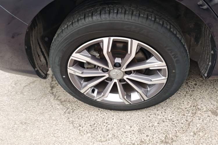 Used BYD Song MAX 2019 1.5T Automatic Smart Connect Ruiyi Sunroof Model 7 Seats China VI Standard Right Rear Wheel Hub