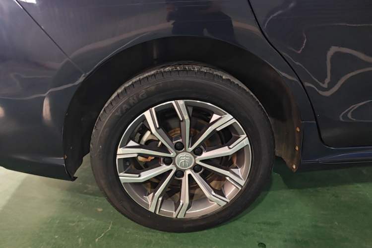 Used BYD Song MAX 2019 1.5T Automatic Smart Connect Ruiyi Sunroof Model 7 Seats China VI Standard Right Rear Wheel Hub