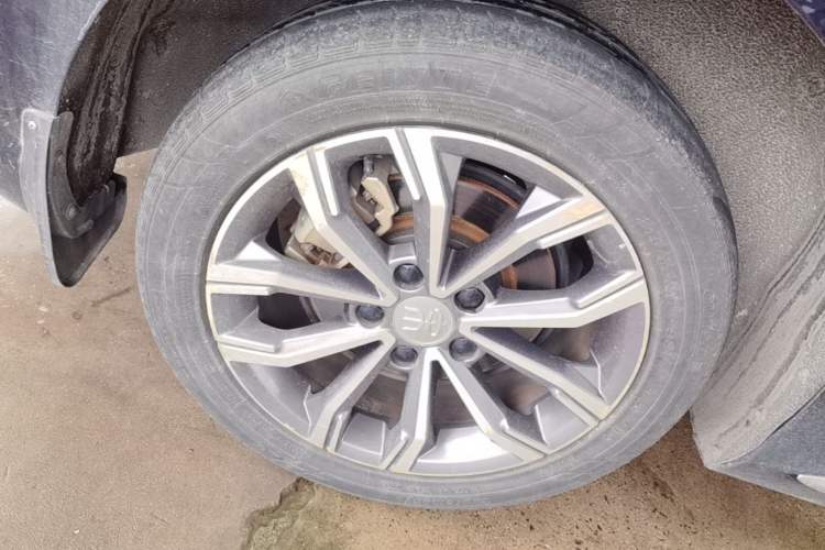 Used BYD Song MAX 2019 1.5T Automatic Smart Connect Ruiyi Sunroof Model 7 Seats China VI Standard Right Rear Wheel Hub