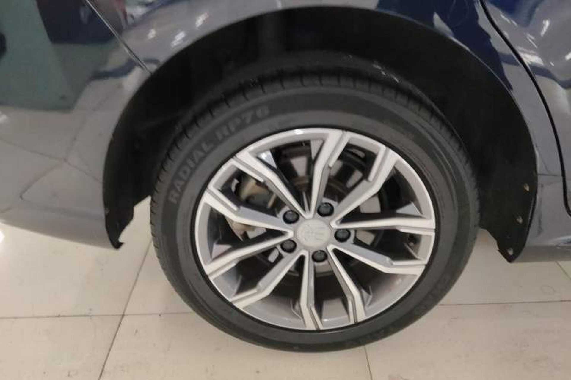 Used BYD Song MAX 2019 1.5T Automatic Smart Connect Ruiyi Sunroof Model 7 Seats China VI Standard Right Rear Wheel Hub
