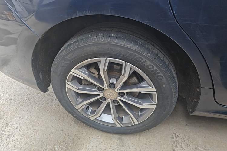 Used BYD Song MAX 2019 1.5T Automatic Smart Connect Prestige Model 6 Seats China V Standard Right Rear Wheel Hub