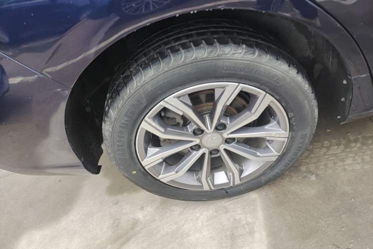 Used BYD Song MAX 2019 1.5T Automatic Smart Connect Ruiyi Sunroof Model 7 Seats China VI Standard Right Rear Wheel Hub