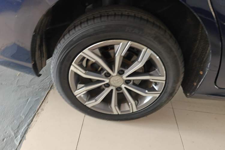 Used BYD Song MAX 2019 1.5T Automatic Smart Connect Ruiyi Sunroof Version 6 Seats China VI Standard Right Rear Wheel Hub