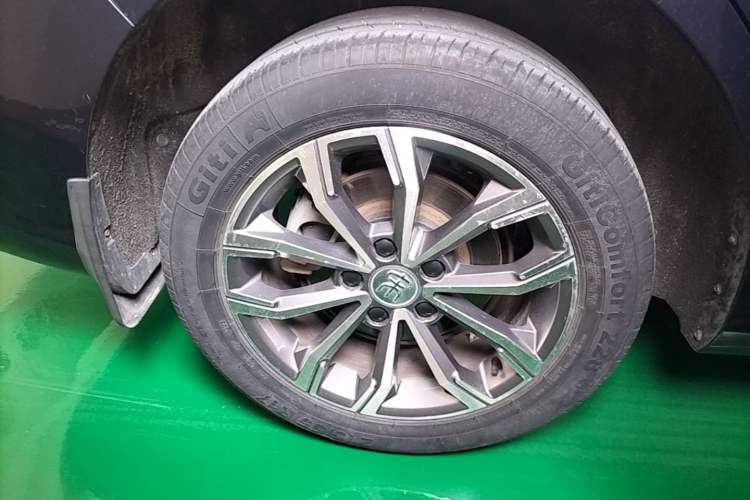 Used BYD Song MAX 2019 1.5T Automatic Smart Connect Ruiyi Sunroof Model 7 Seats China VI Standard Right Rear Wheel Hub