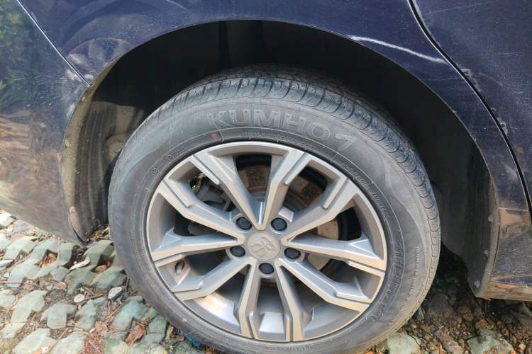 Used BYD Song MAX 2019 1.5T Automatic SmartConnect ZhiLian RuiDong Edition with 6 Seats China VI Standard Right Rear Wheel Hub