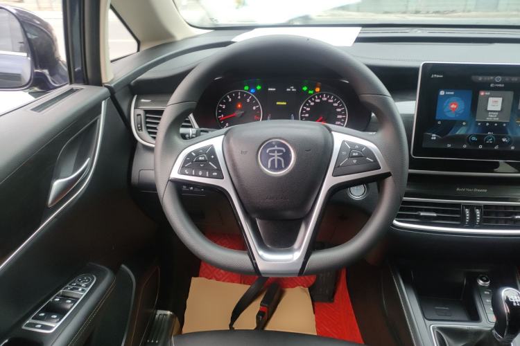 Used BYD Song MAX 2019 1.5T Manual Smart Connect Ruiyi Sunroof Model 7 Seats China VI Standard Steering Wheel