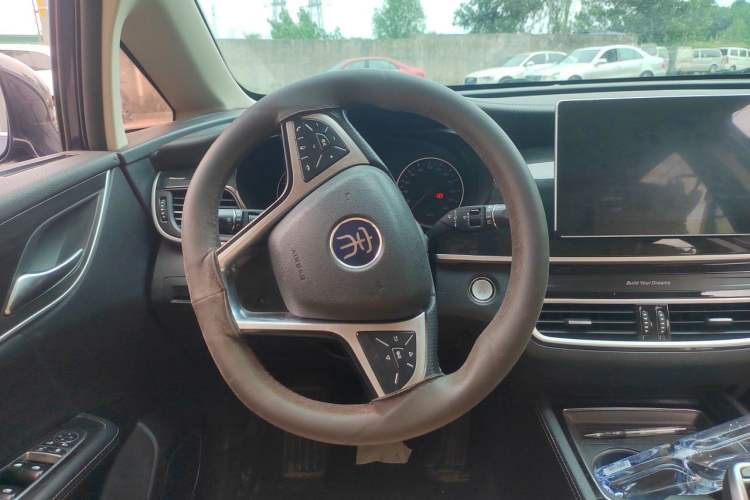 Used BYD Song MAX 2019 1.5T Automatic Smart Connect Ruiyi Sunroof Model 7 Seats China VI Standard Steering Wheel