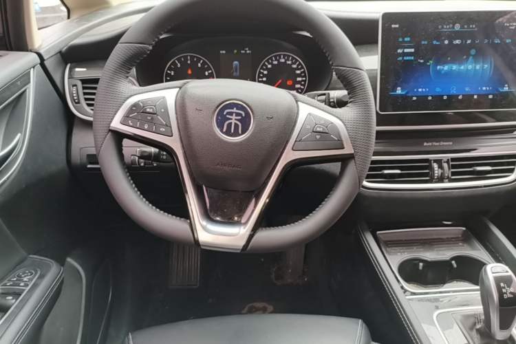 Used BYD Song MAX 2019 1.5T Automatic Smart Connect Ruiyi Sunroof Model 7 Seats China VI Standard Steering Wheel
