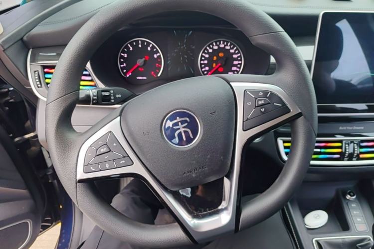 Used BYD Song MAX 2019 1.5T Manual Smart Connect Ruiyi Sunroof Model 6 Seats China VI Standard Steering Wheel