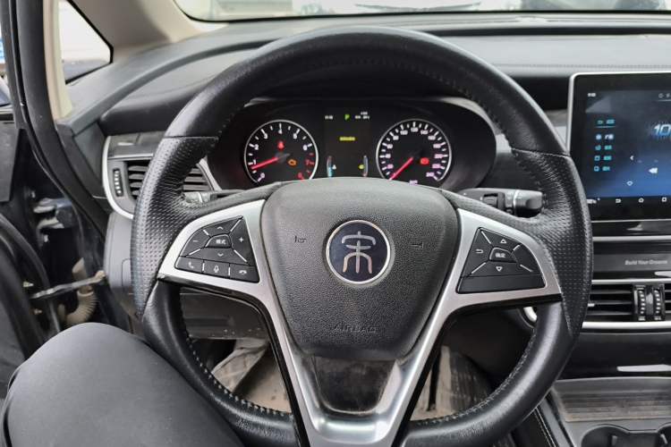 Used BYD Song MAX 2019 1.5T Automatic Smart Connect Ruiyi Sunroof Model 7 Seats China VI Standard Steering Wheel
