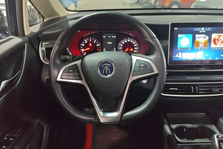 Used BYD Song MAX 2019 1.5T Automatic Smart Connect Ruiyi Sunroof Model 7 Seats China VI Standard Steering Wheel