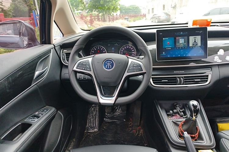 Used BYD Song MAX 2019 1.5T Manual Smart Connect Ruiyi Sunroof Model 7 Seats China VI Standard Steering Wheel