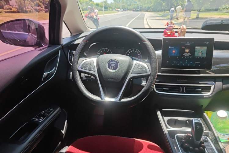 Used BYD Song MAX 2019 1.5T Automatic Smart Connect ZhiLian RuiDong Model 7 Seats China V Emission Standard Steering Wheel