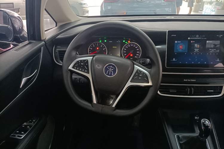 Used BYD Song MAX 2019 1.5T Manual Smart Connect Ruiyi Sunroof Model 7 Seats China VI Standard Steering Wheel