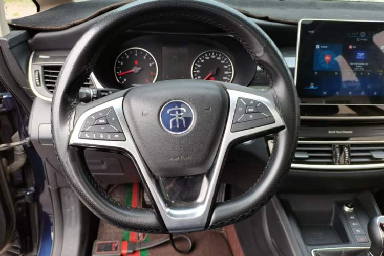 Used BYD Song MAX 2019 1.5T Manual Smart Connect Ruiyi Sunroof Model 6 Seats China VI Standard Steering Wheel